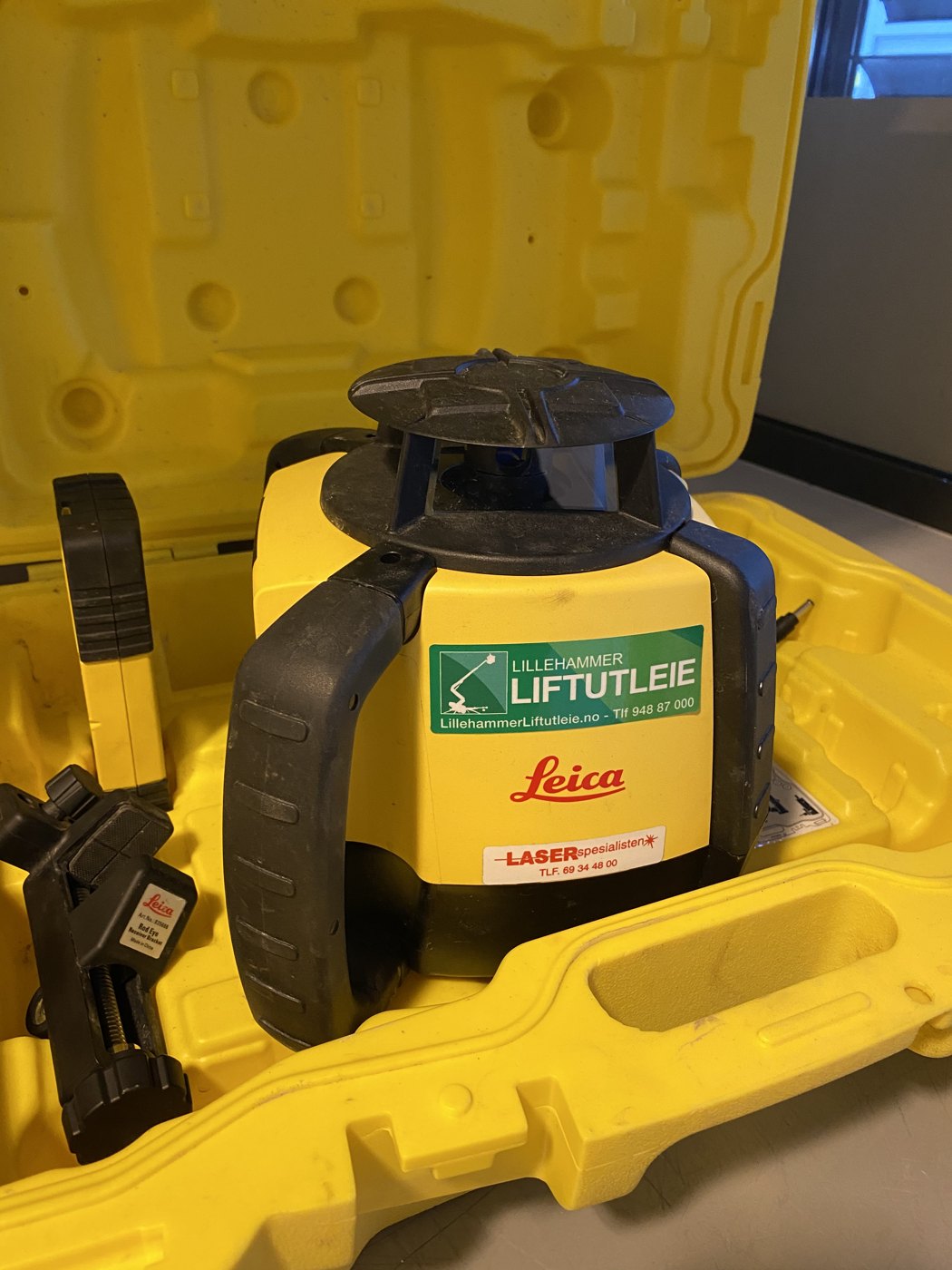 Leica CLX 300 laser - en fall laser 8%
